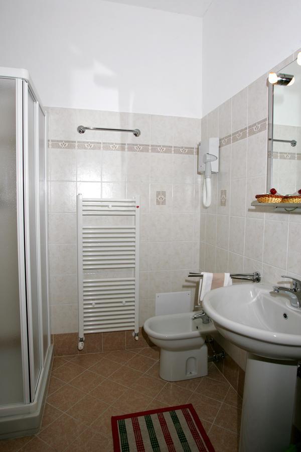 Hotel Ristorante Paladini Carisio Bagian luar foto