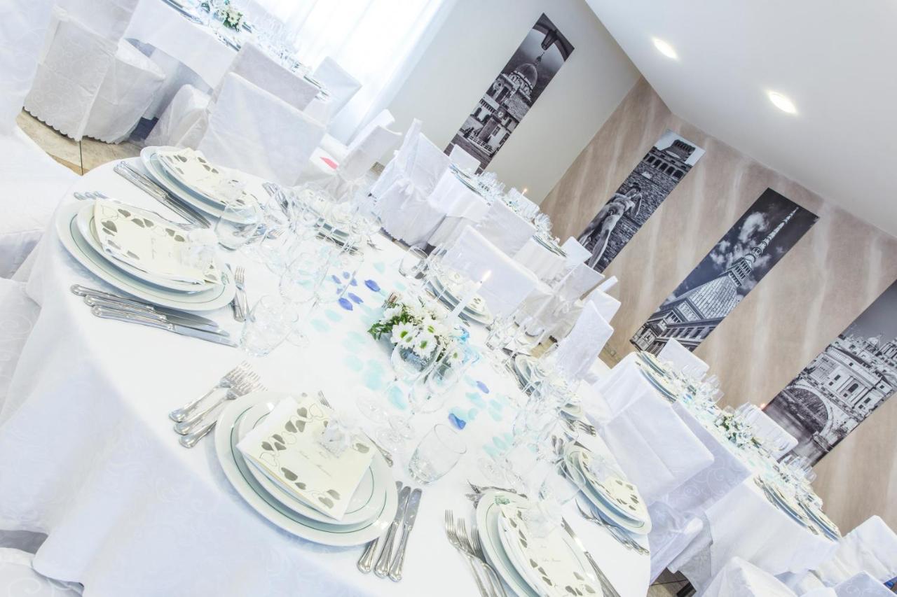 Hotel Ristorante Paladini Carisio Bagian luar foto