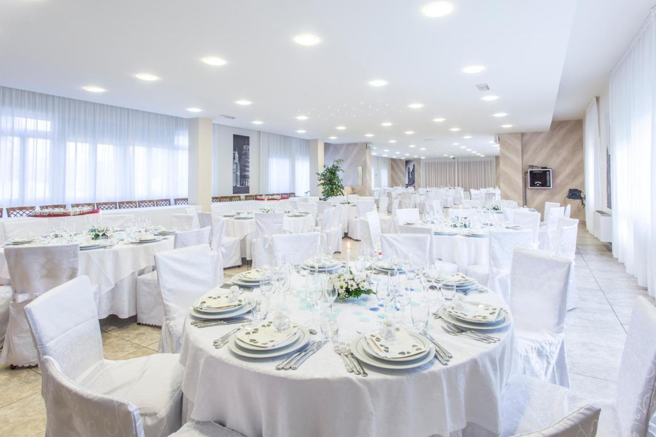 Hotel Ristorante Paladini Carisio Bagian luar foto