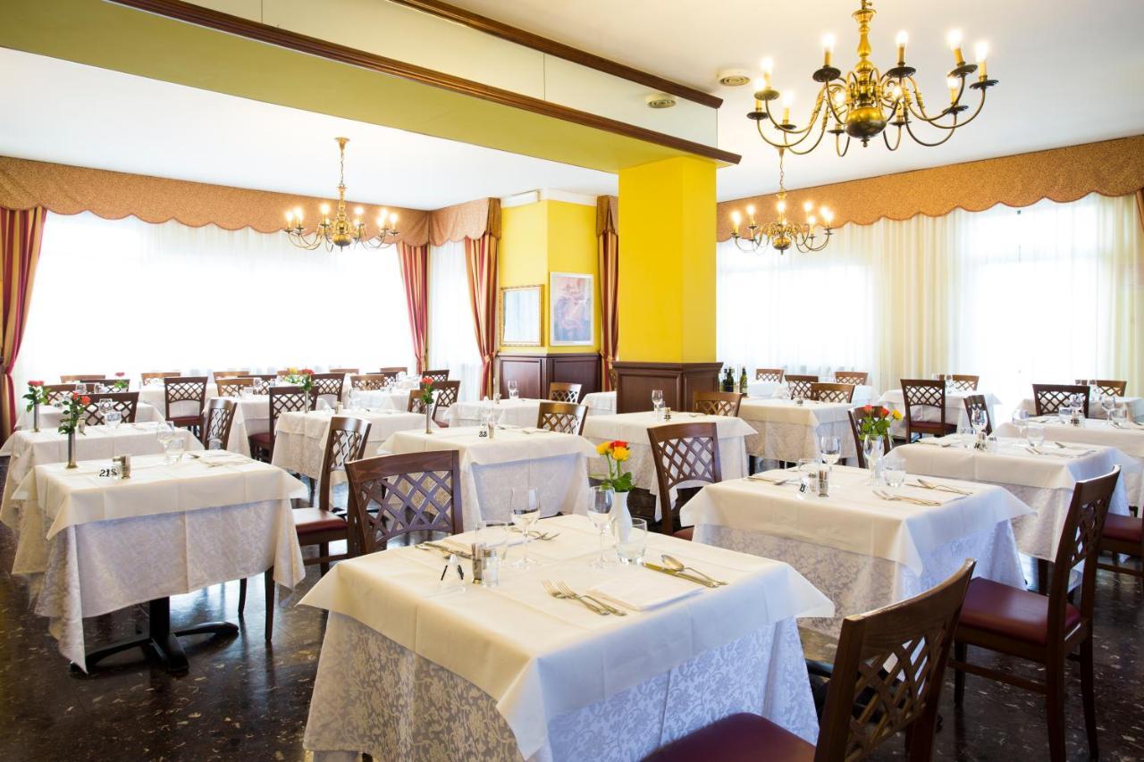 Hotel Ristorante Paladini Carisio Bagian luar foto
