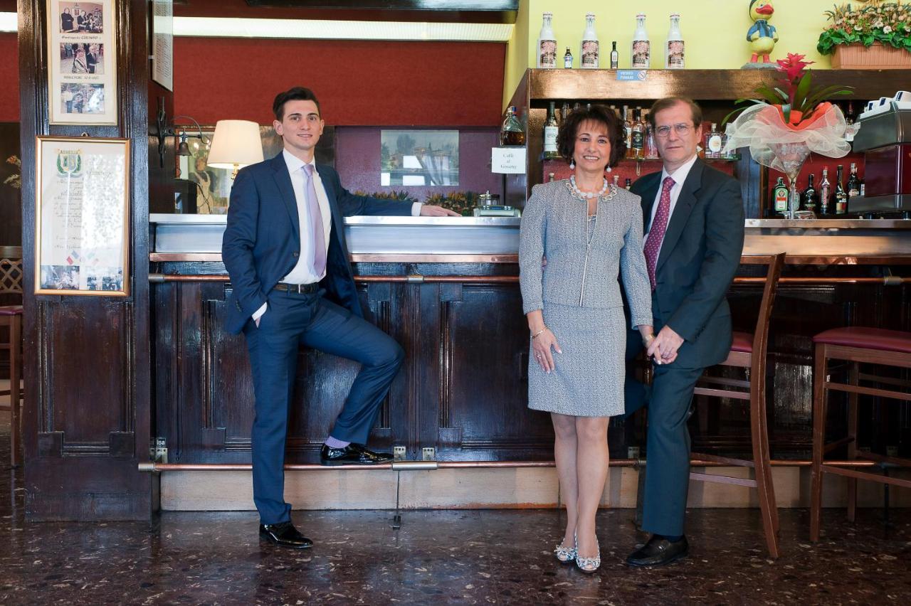 Hotel Ristorante Paladini Carisio Bagian luar foto